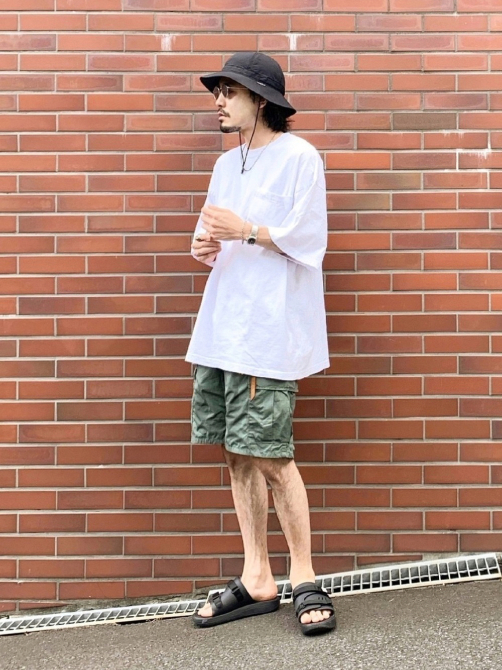 ビッグシルエットtシャツ の着こなし特集21 夏の定番アイテムをワンランクアップ Cbk Magazine