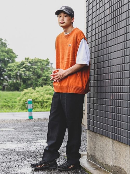 ニットベスト を夏でも使いこなす 今意識したいコーディネートのポイント Cbk Magazine